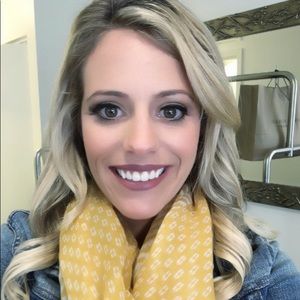 Meet your Posher, Ashley